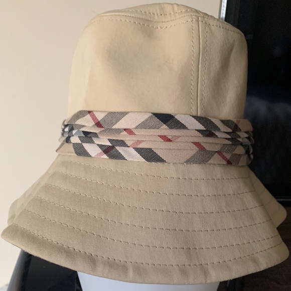 Burberry Bucket Hat - Picture 1 of 3
